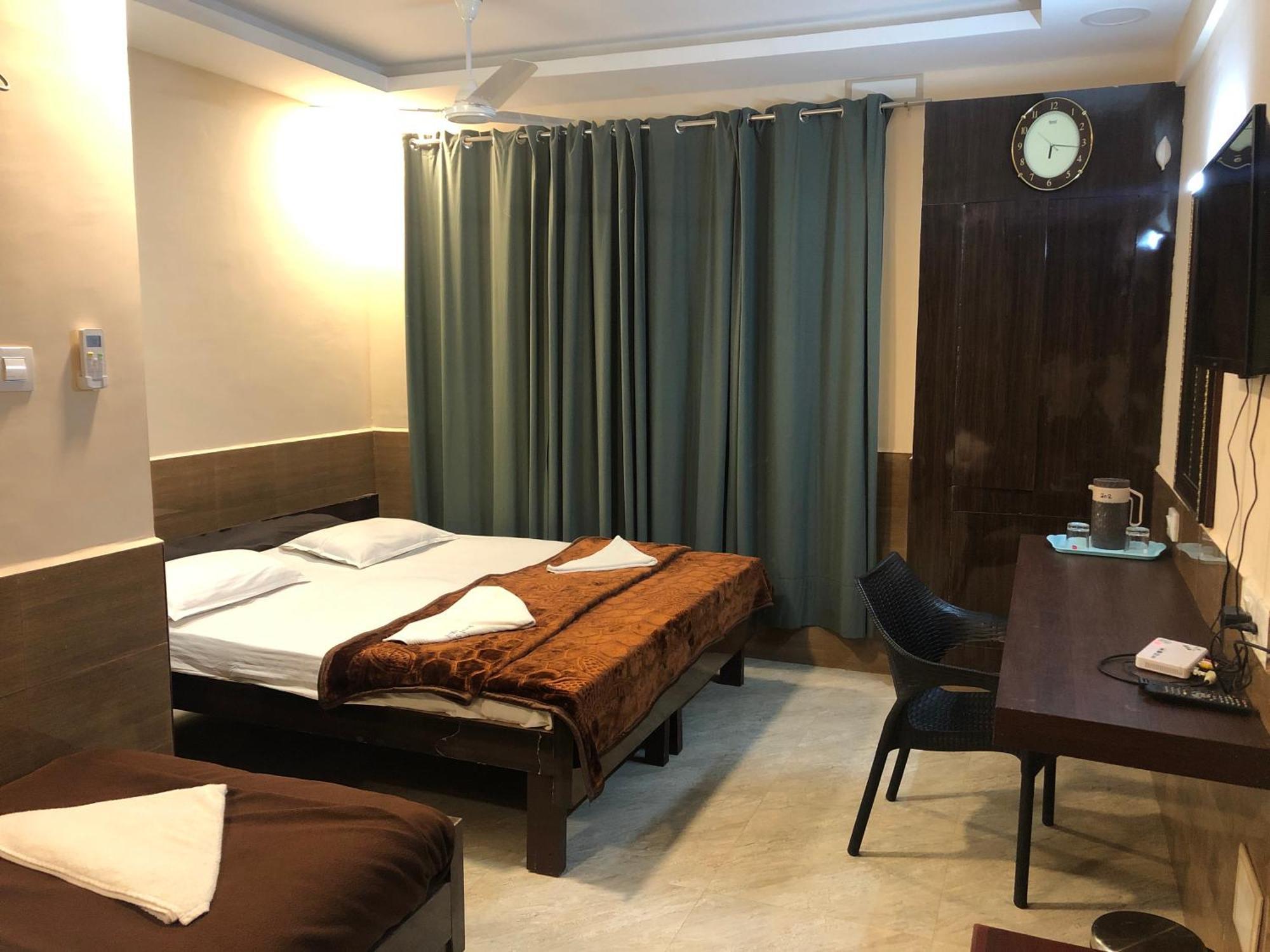 Hotel Sugam Karaikudi Экстерьер фото