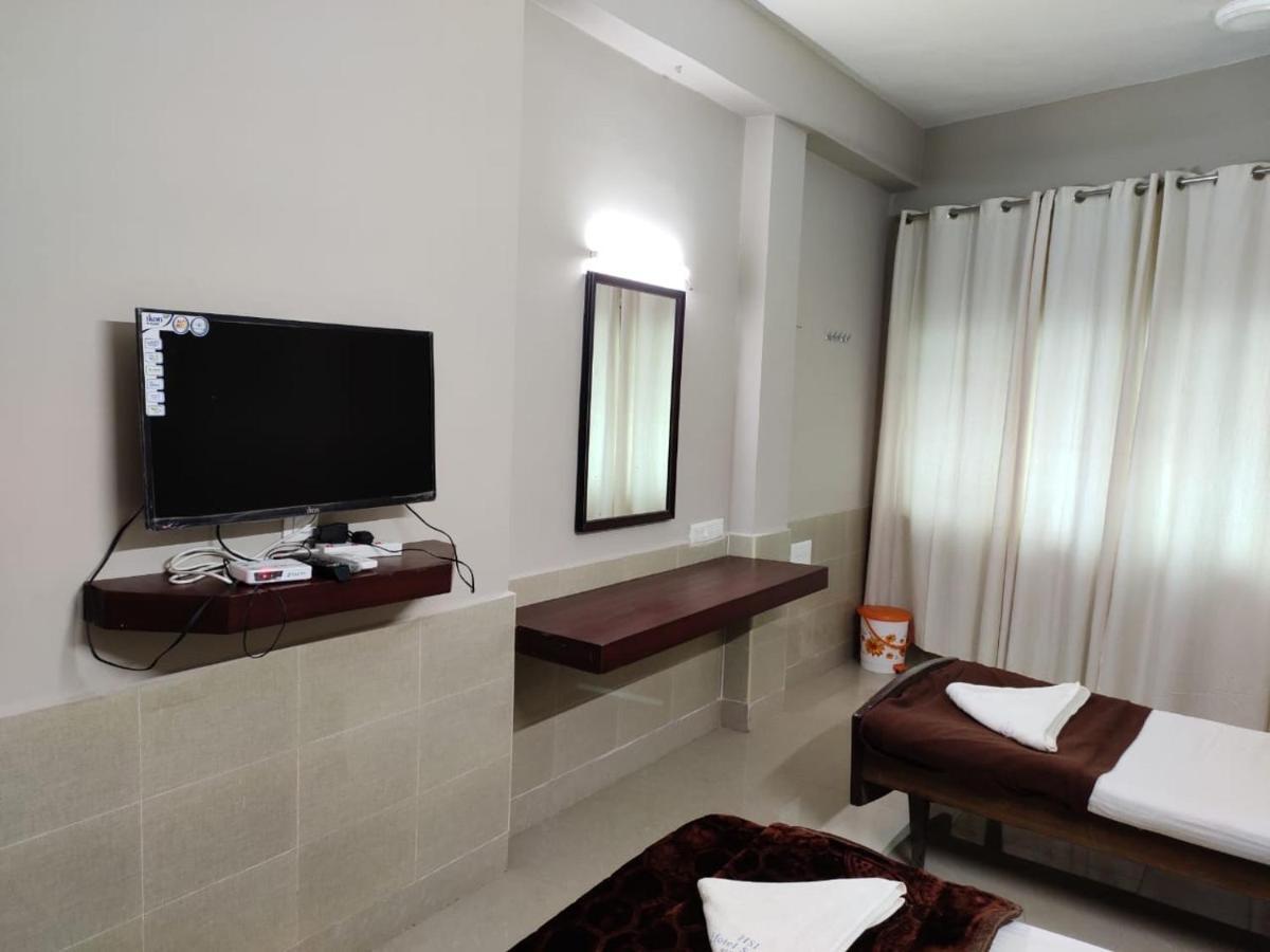 Hotel Sugam Karaikudi Экстерьер фото